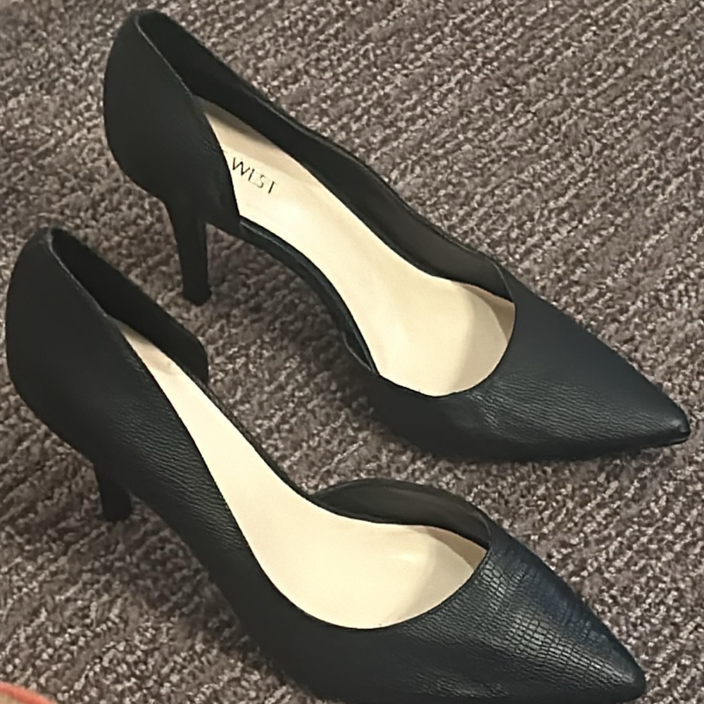 Nine West Black Pumps